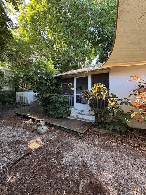 708 Bakers Ln Key West, FL 33040