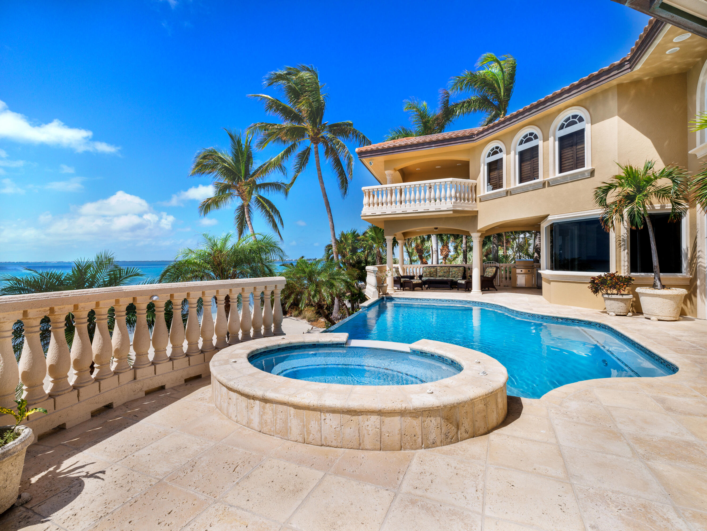 1355 Coury Dr Key Colony, FL 33051