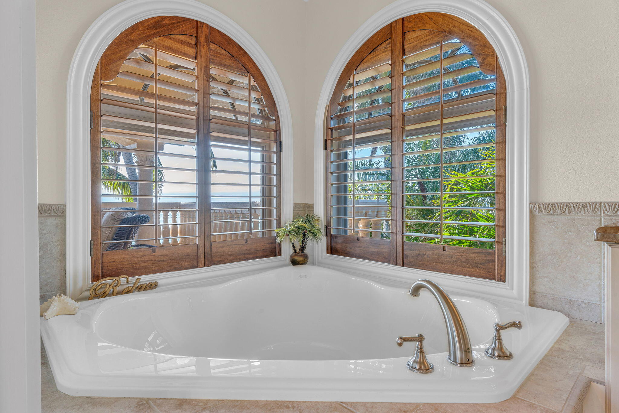 1355 Coury Dr Key Colony, FL 33051