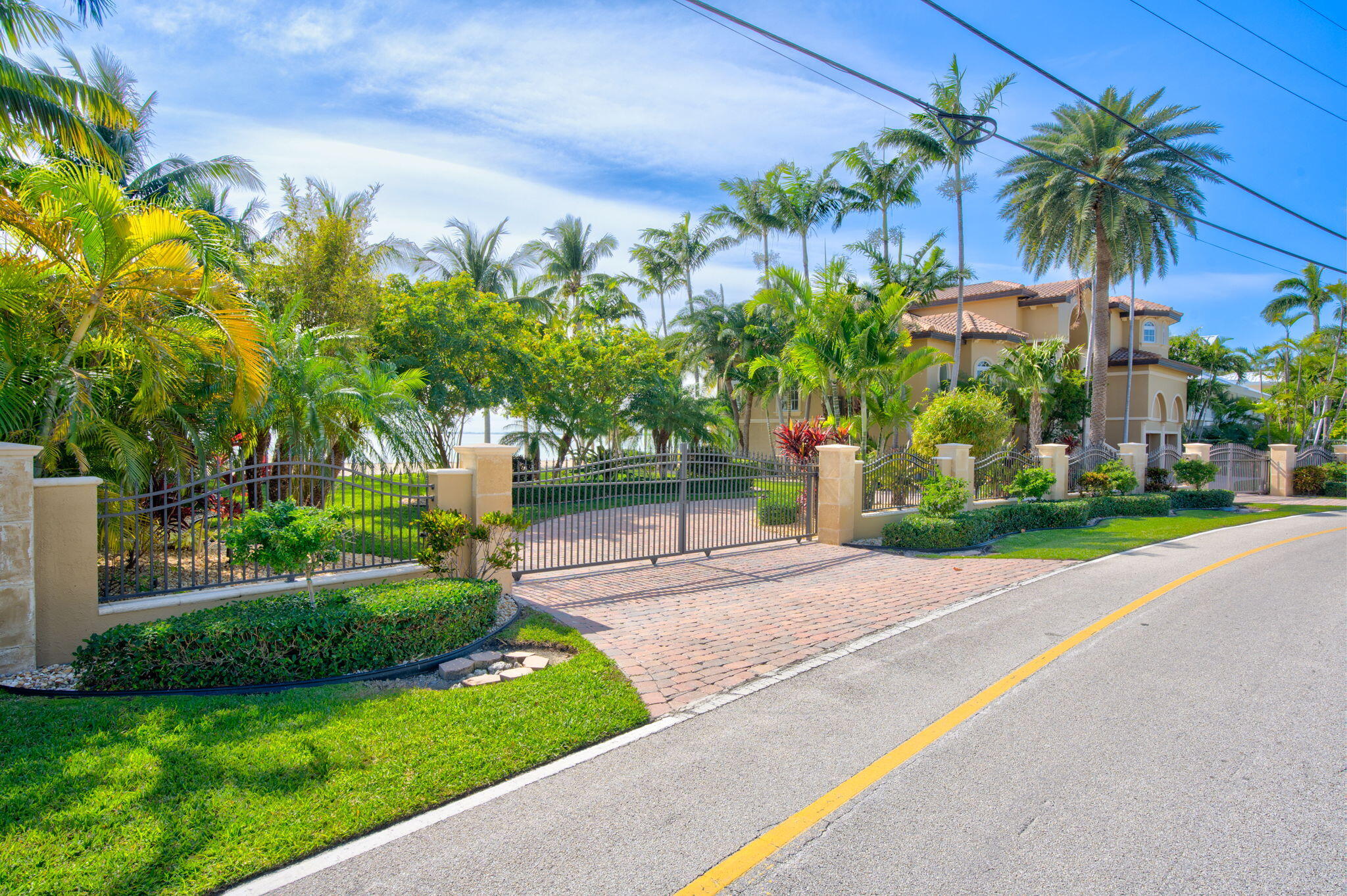 1355 Coury Dr Key Colony, FL 33051