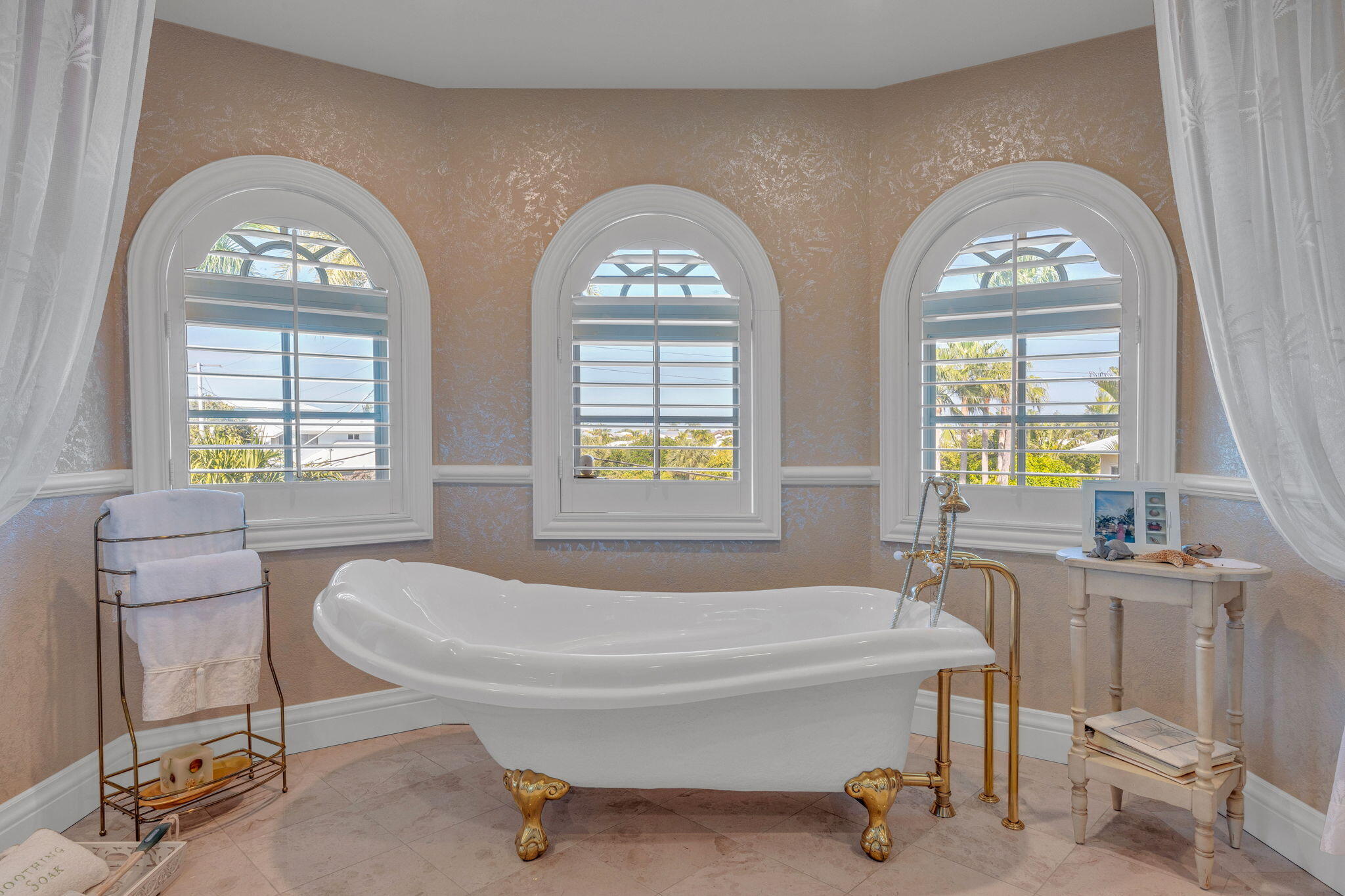 1355-1350 Coury Dr Key Colony, FL 33051