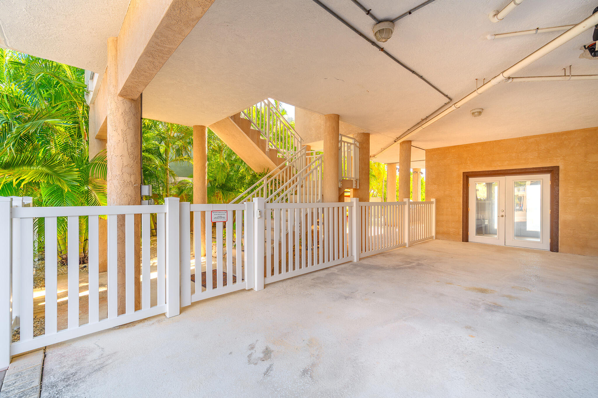 414E Caribbean Dr Summerland Key, FL 33042