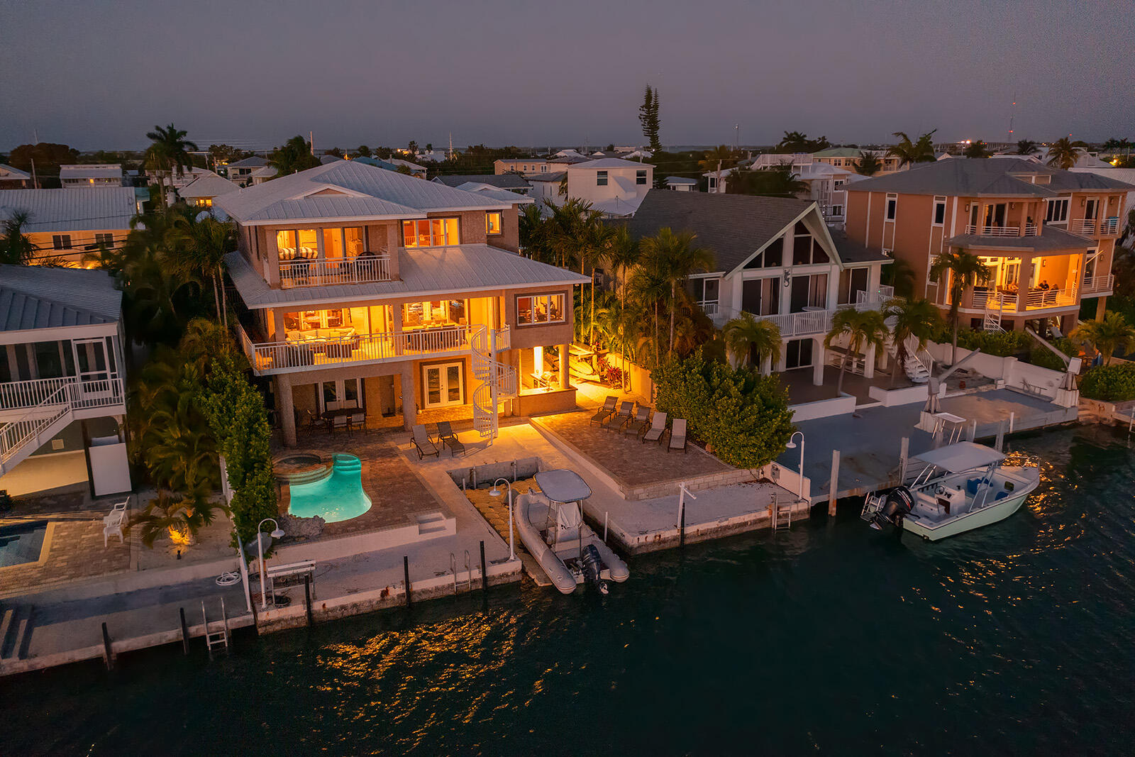 414E Caribbean Dr Summerland Key, FL 33042