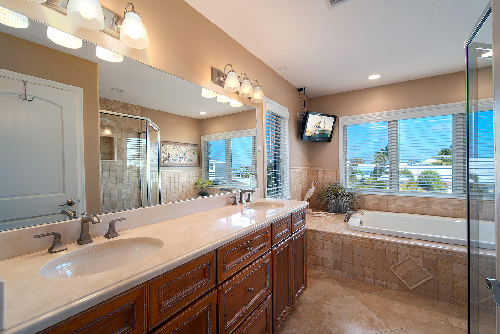 414E Caribbean Dr Summerland Key, FL 33042