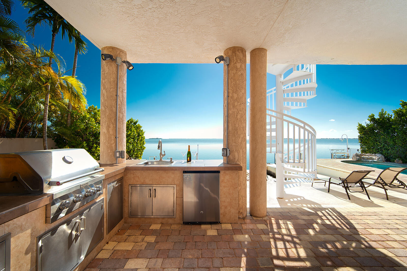 414E Caribbean Dr Summerland Key, FL 33042