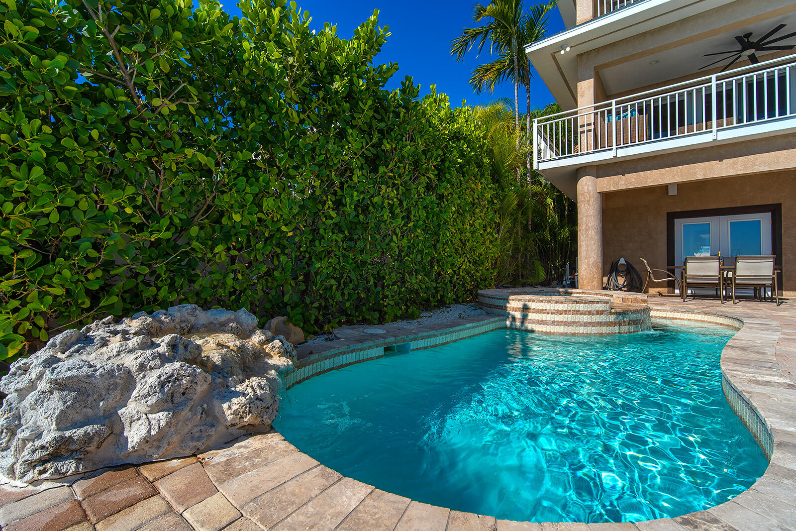 414E Caribbean Dr Summerland Key, FL 33042