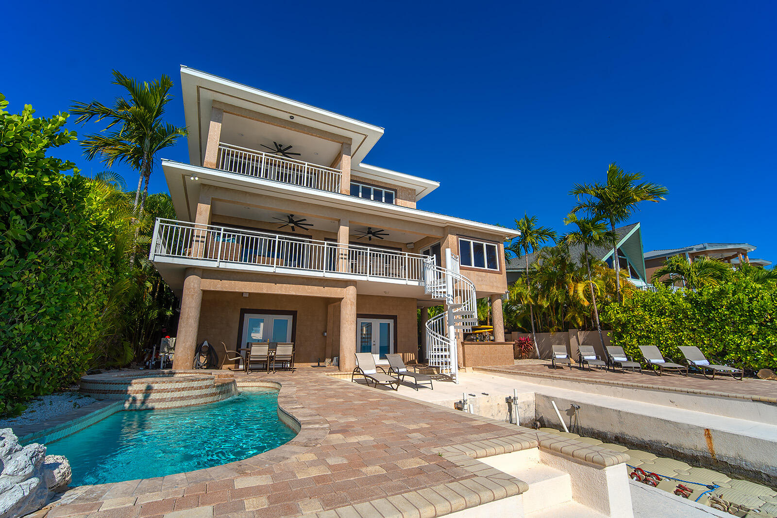 414E Caribbean Dr Summerland Key, FL 33042