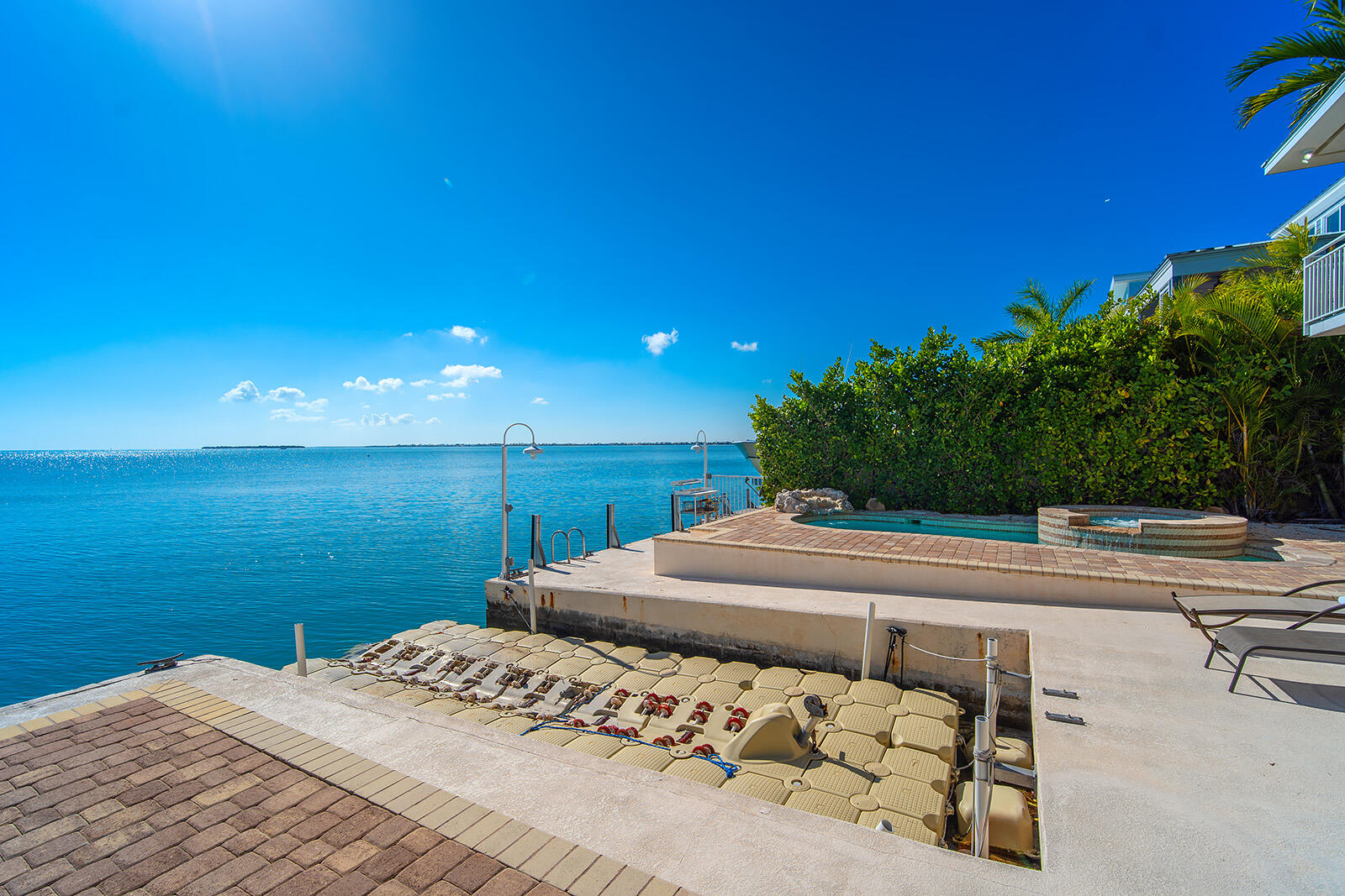 414E Caribbean Dr Summerland Key, FL 33042