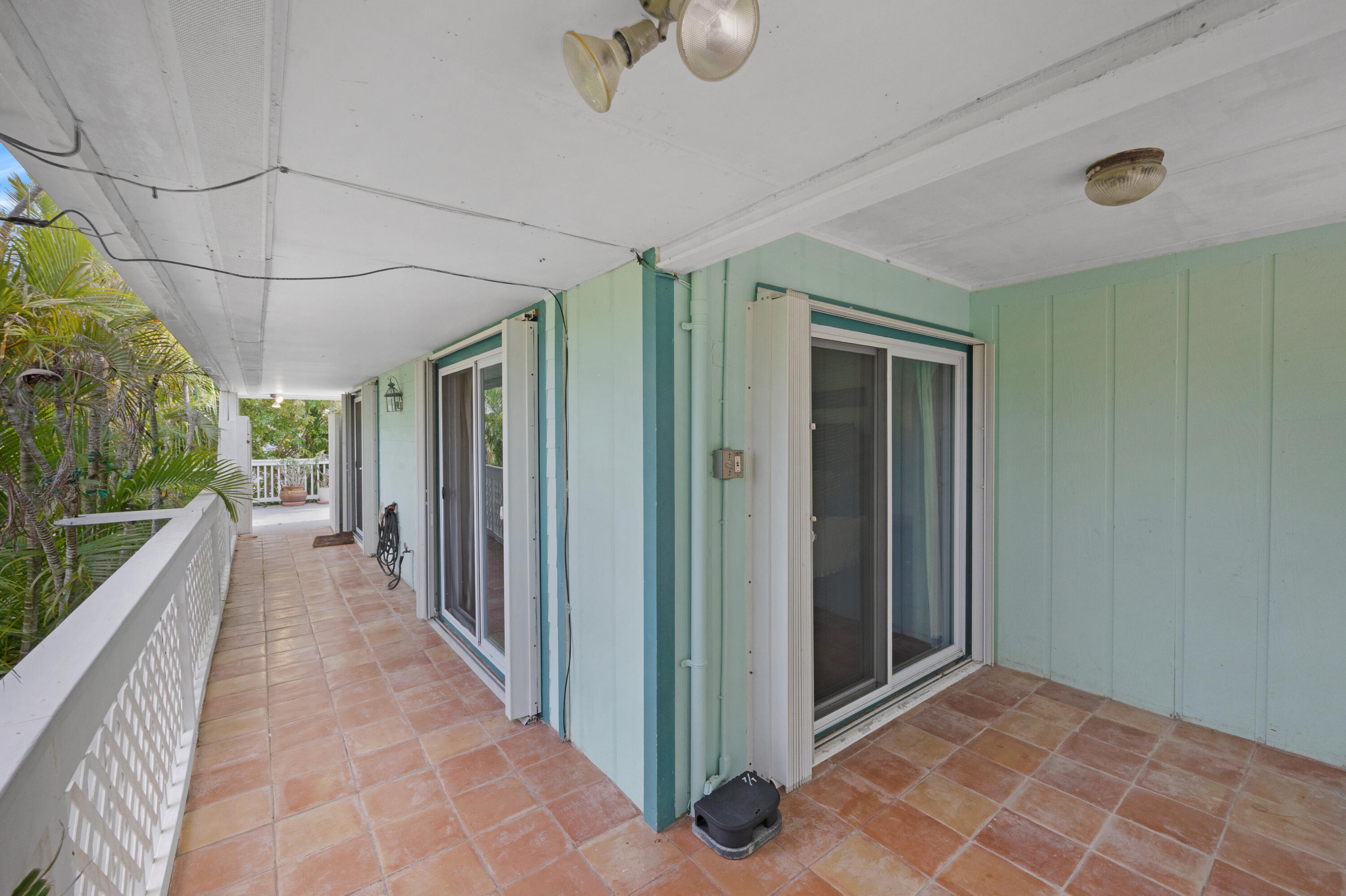 19881 Date Palm Dr Sugarloaf Key, FL 33042