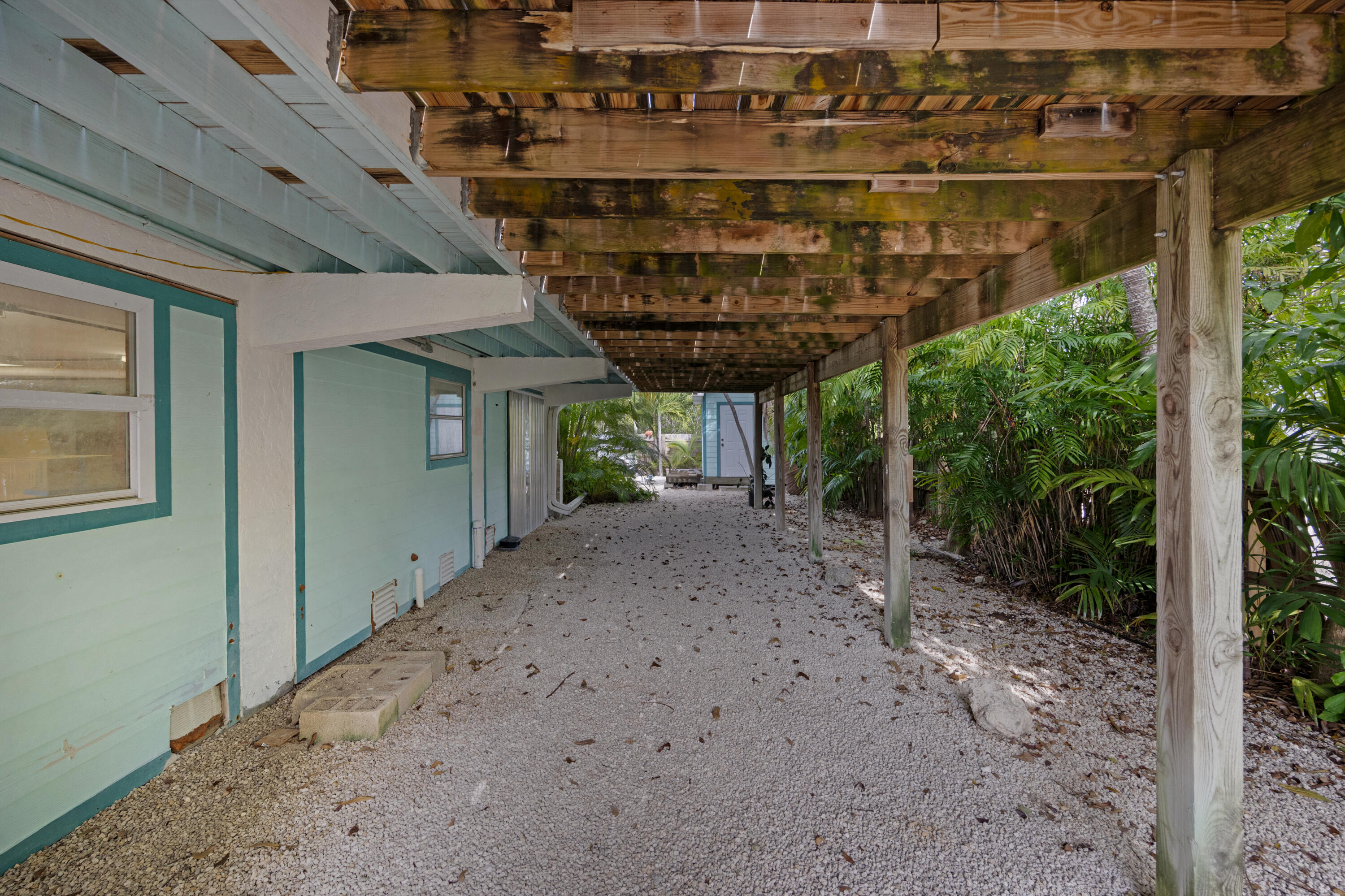 19881 Date Palm Dr Sugarloaf Key, FL 33042