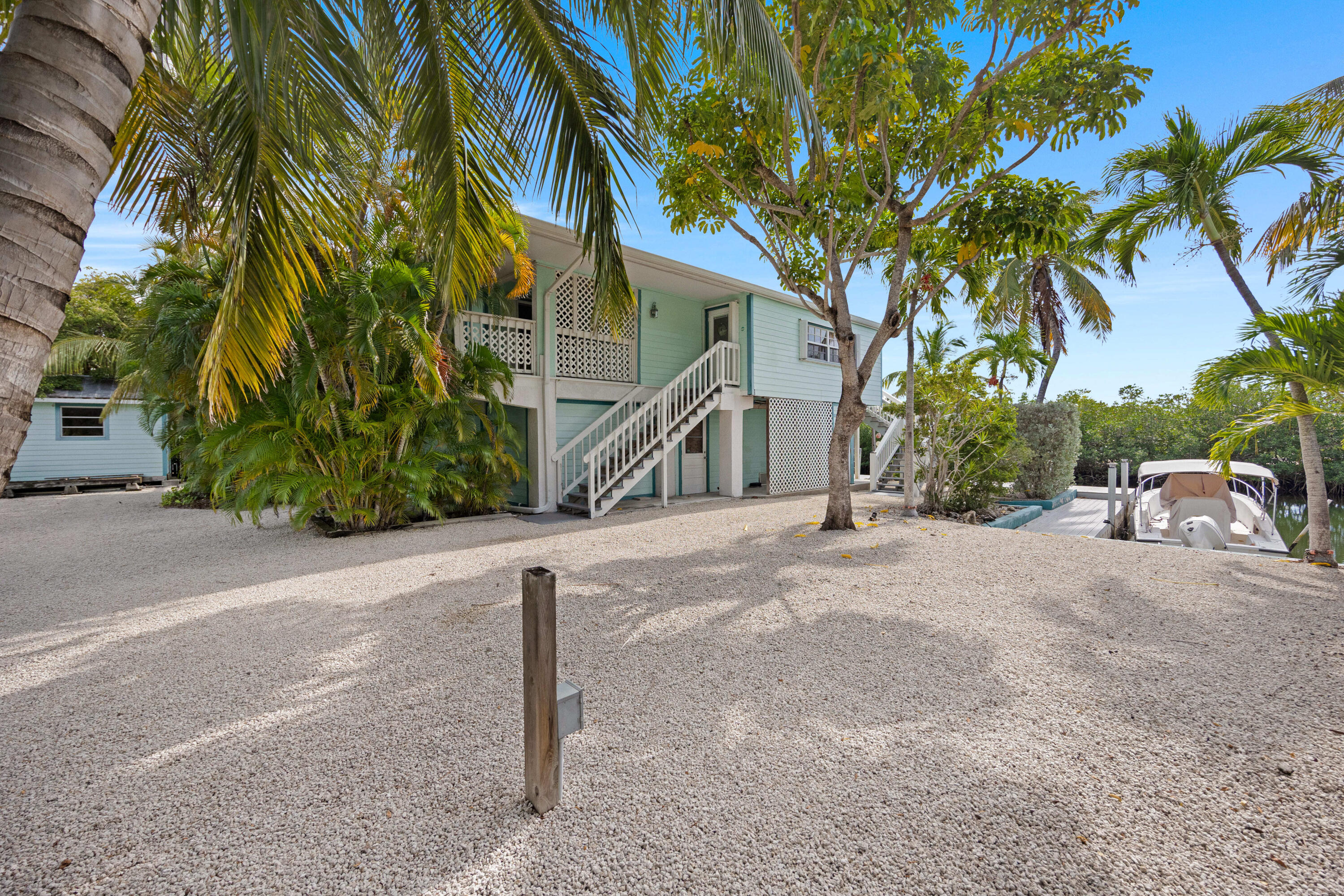 19881 Date Palm Dr Sugarloaf Key, FL 33042