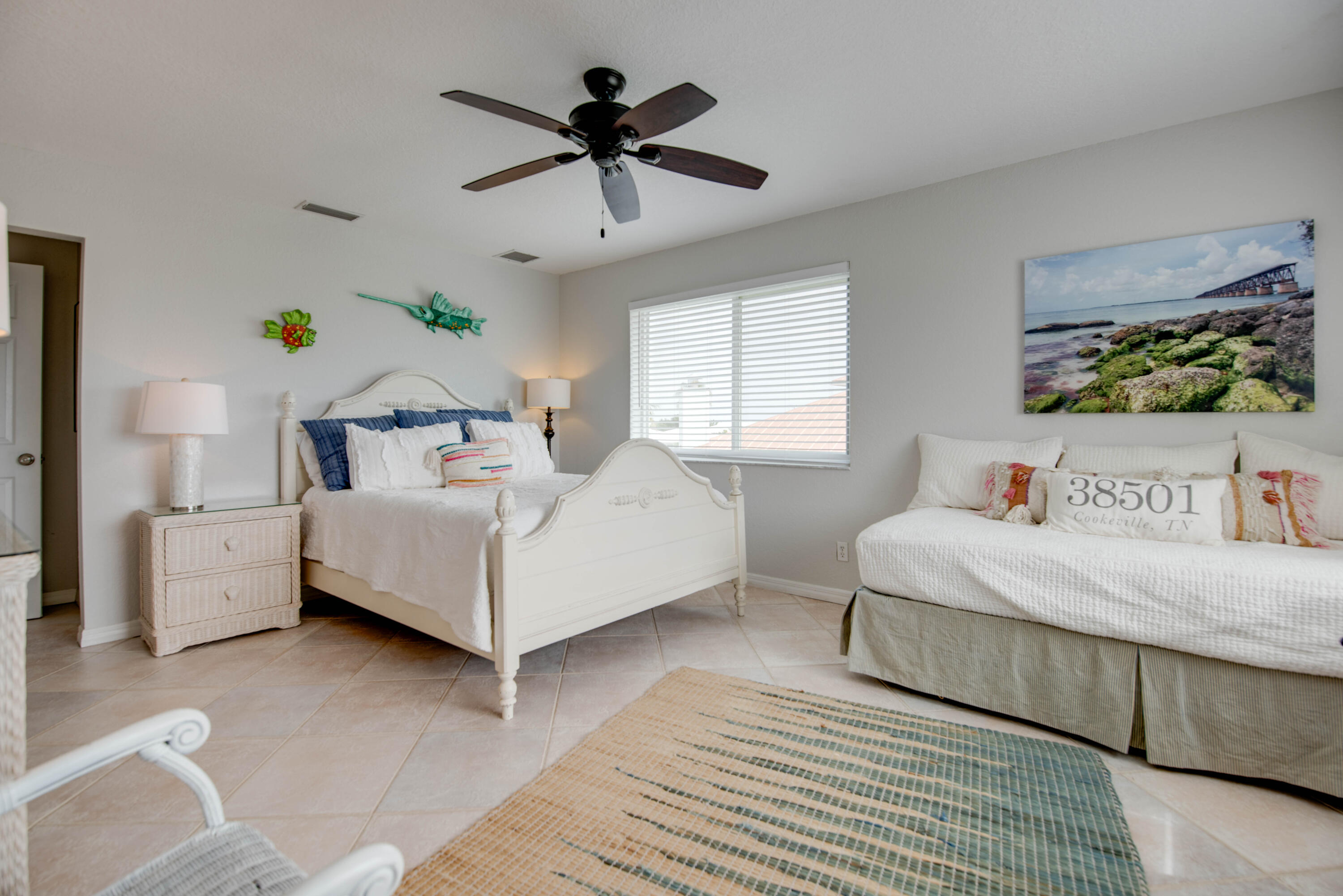 27365 Barbuda Ln Ramrod Key, FL 33042