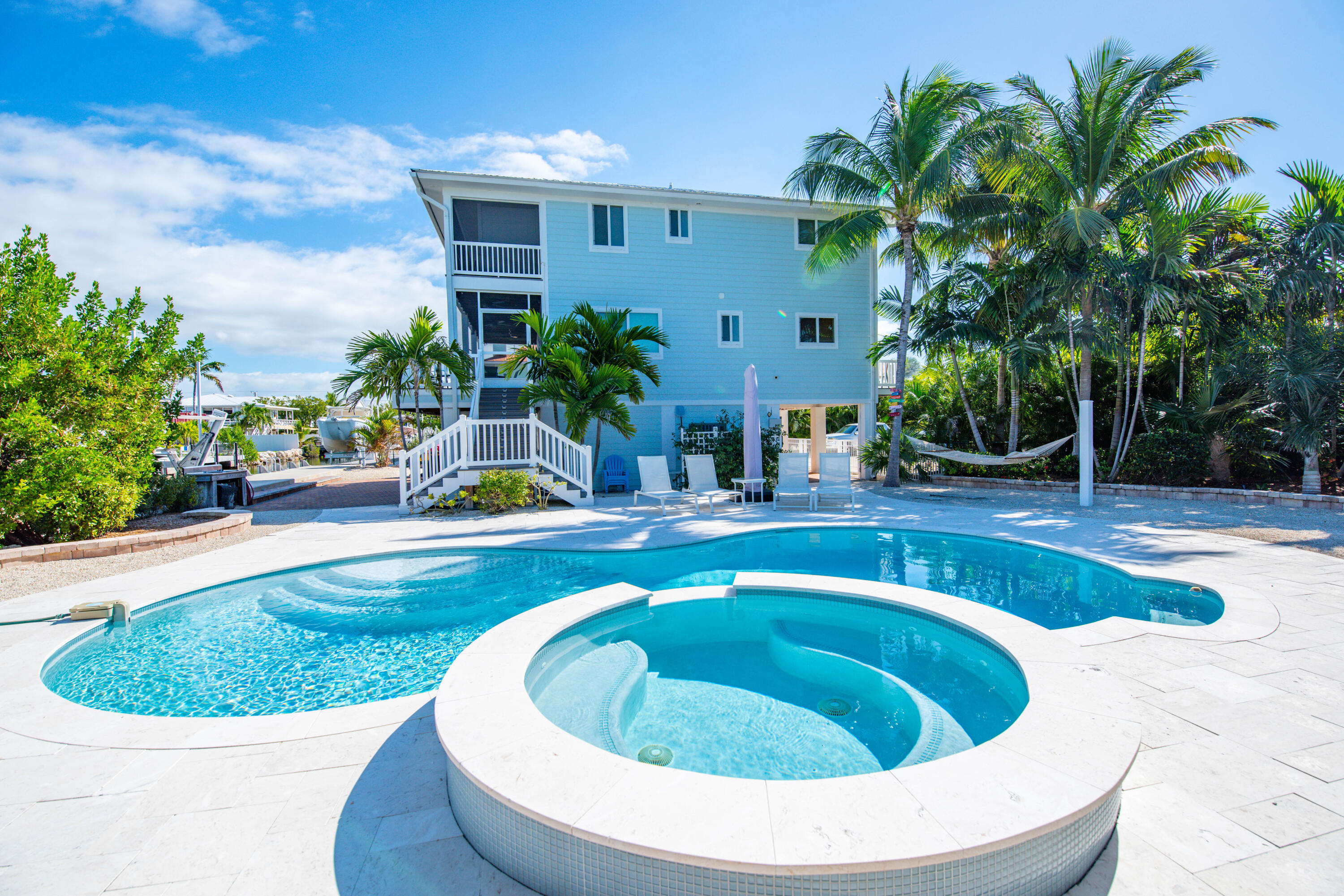 27365 Barbuda Ln Ramrod Key, FL 33042