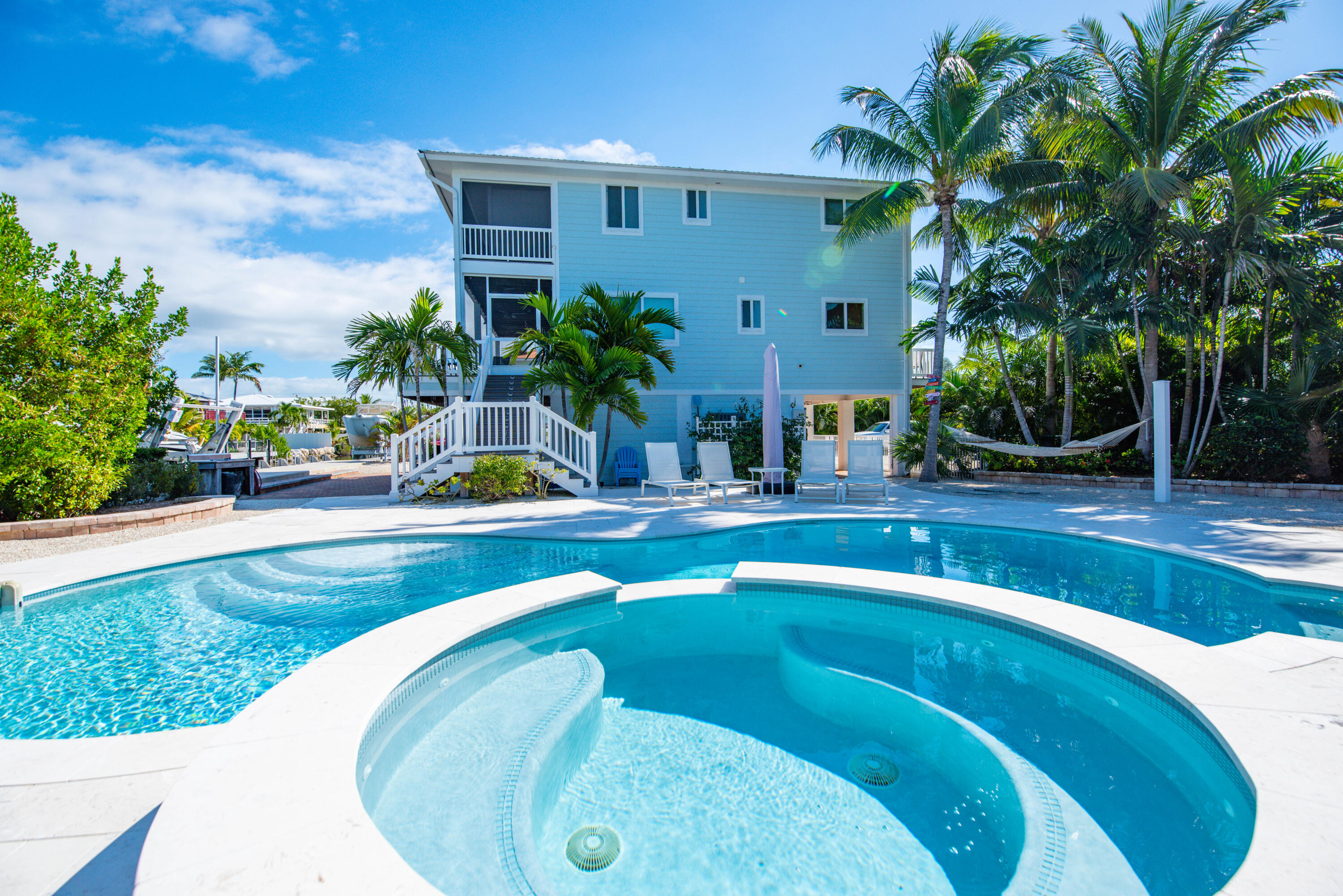 27365 Barbuda Ln Ramrod Key, FL 33042