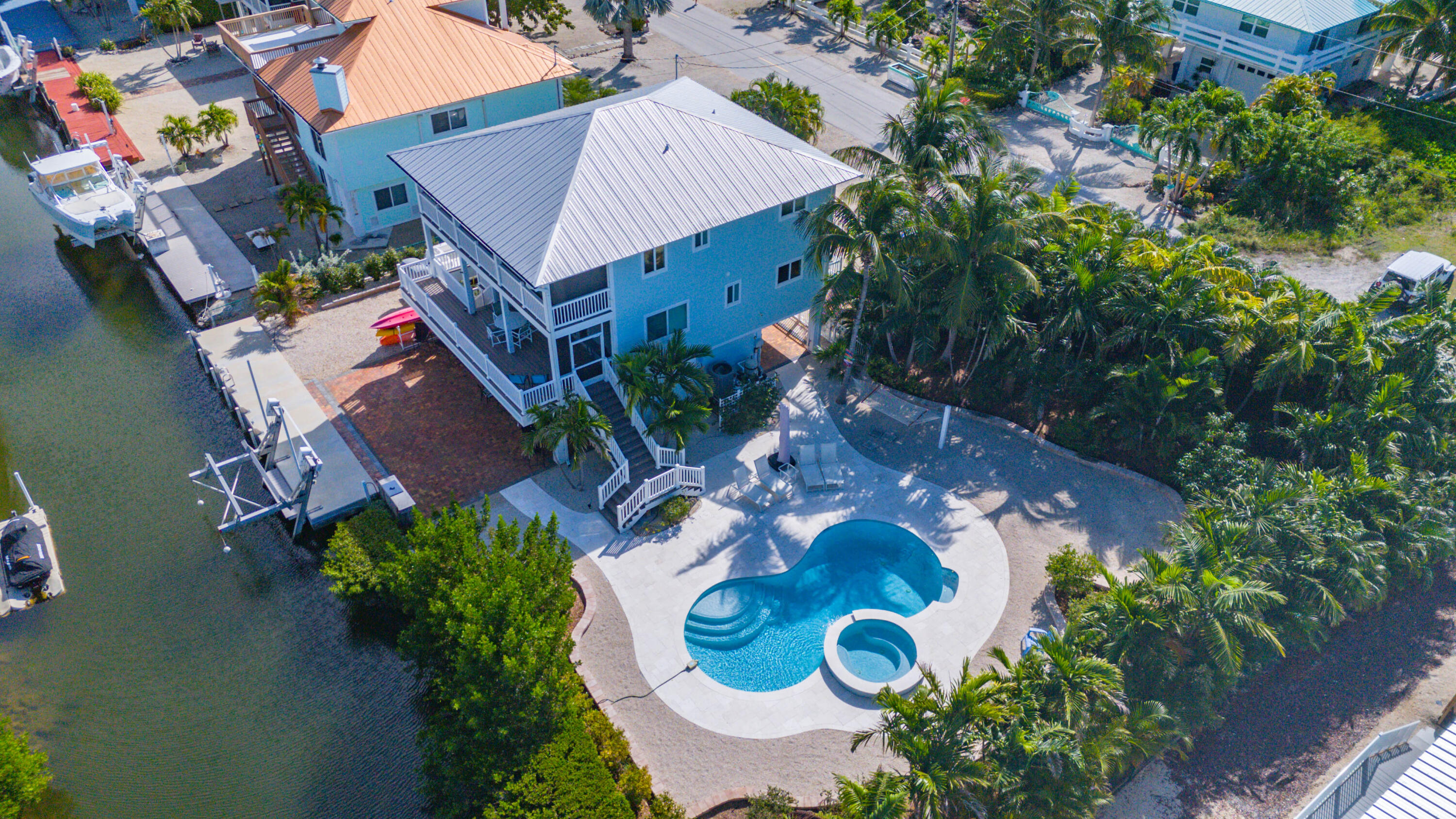 27365 Barbuda Ln Ramrod Key, FL 33042