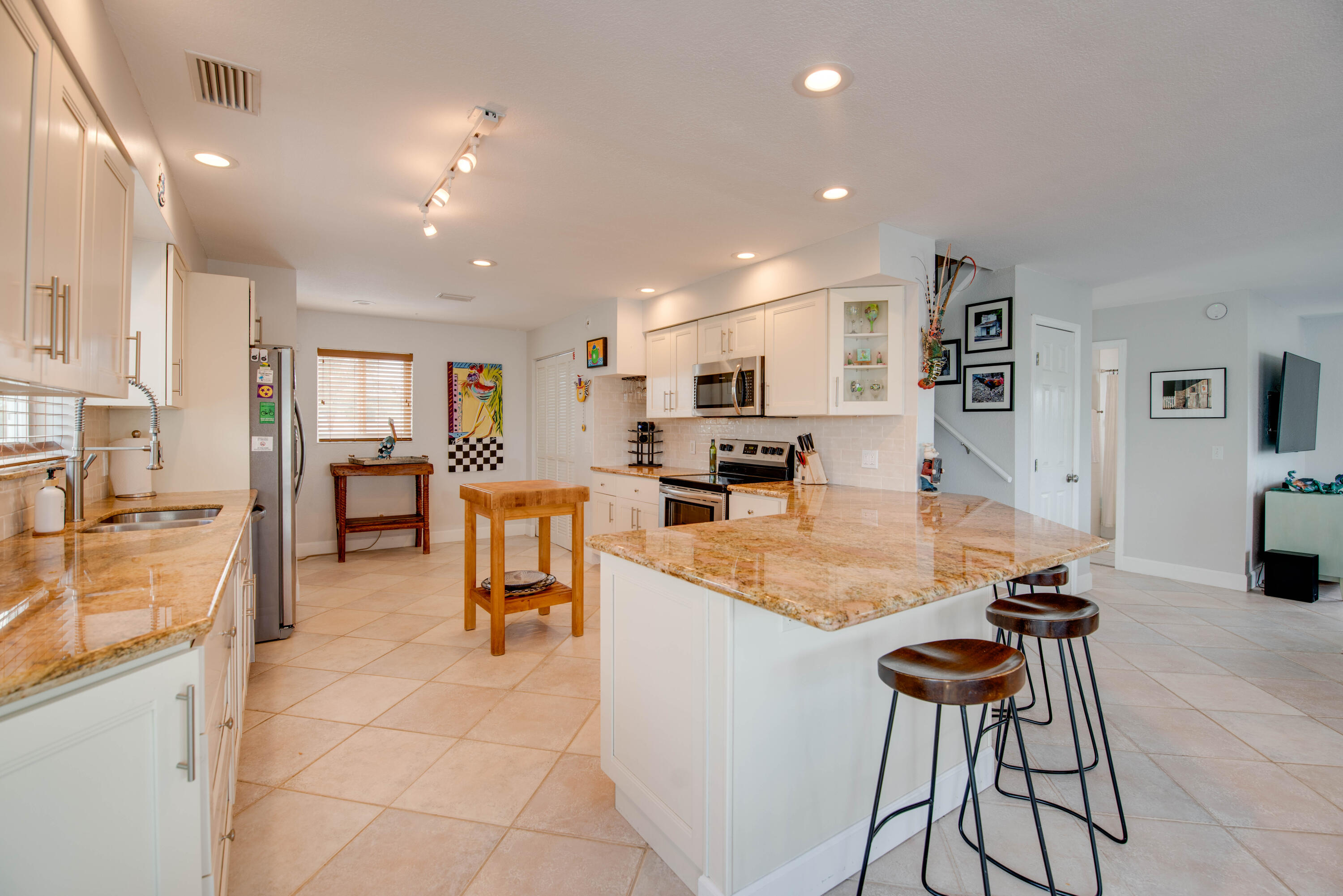 27365 Barbuda Ln Ramrod Key, FL 33042