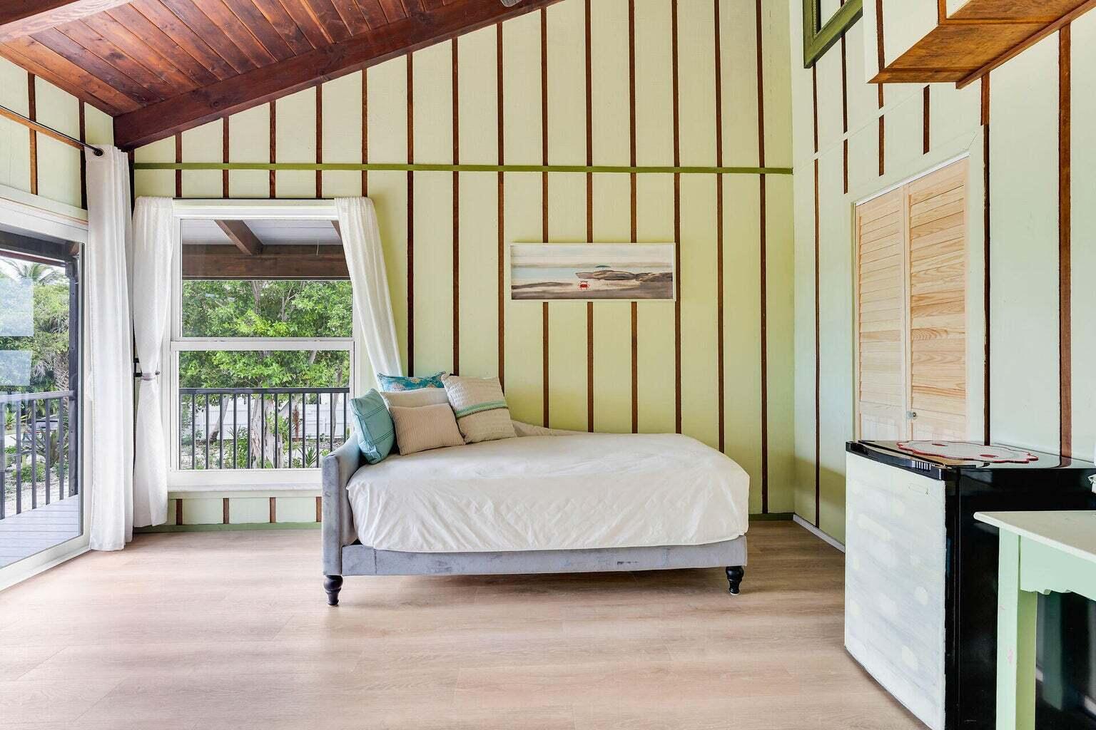 22542 Jolly Roger Dr Cudjoe Key, FL 33042