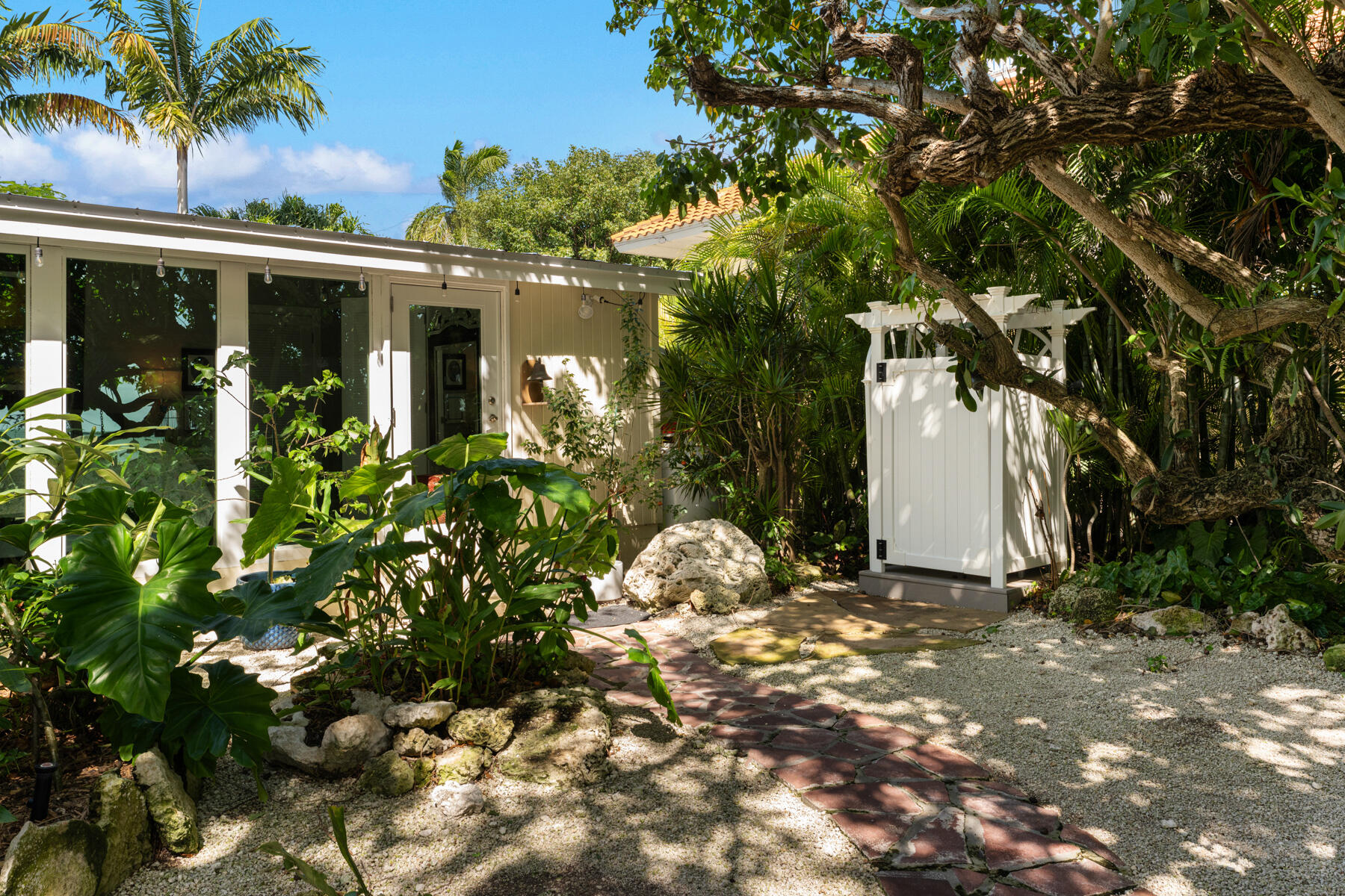 755 Sawyer Dr Cudjoe Key, FL 33042