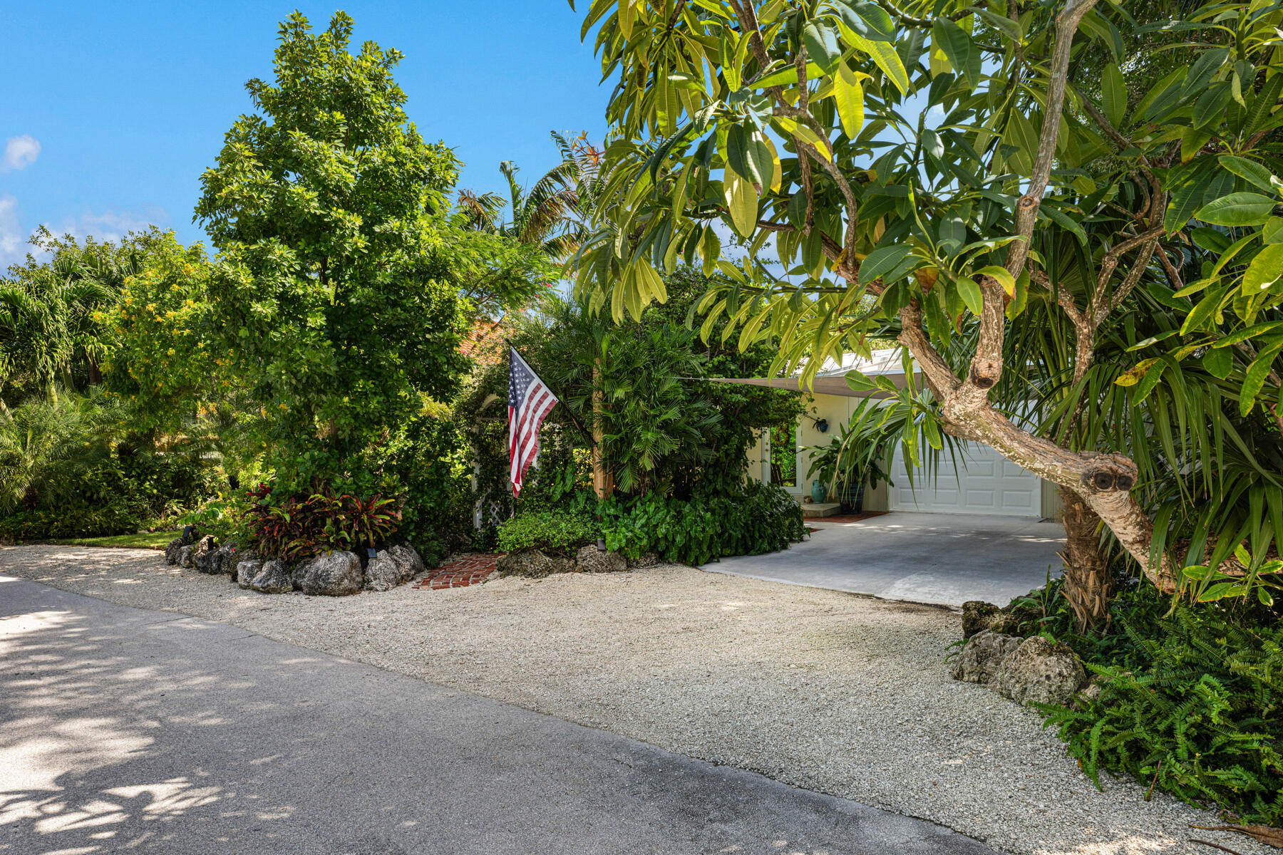 755 Sawyer Dr Cudjoe Key, FL 33042