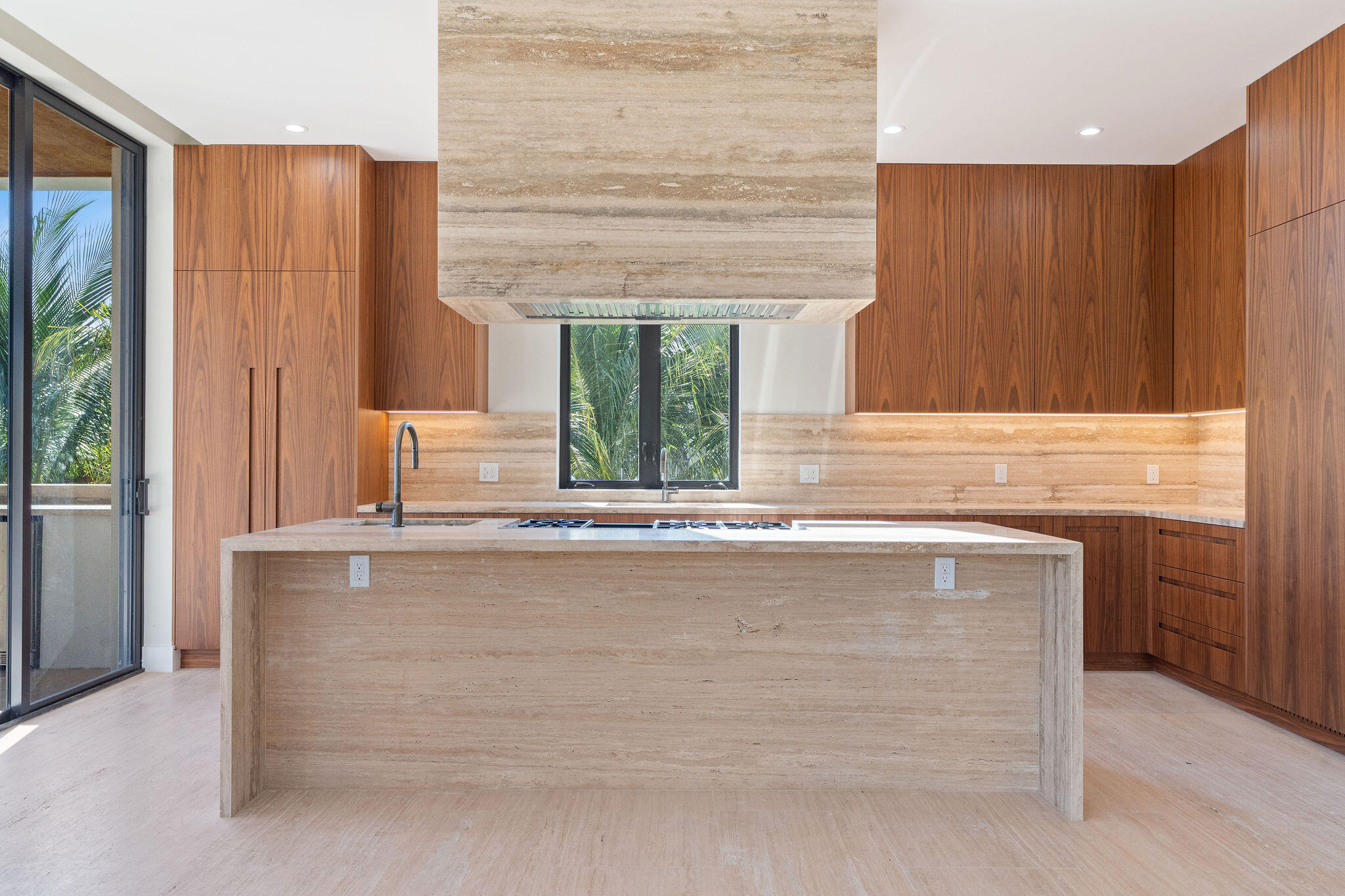 230 15Th Cir Key Colony, FL 33051