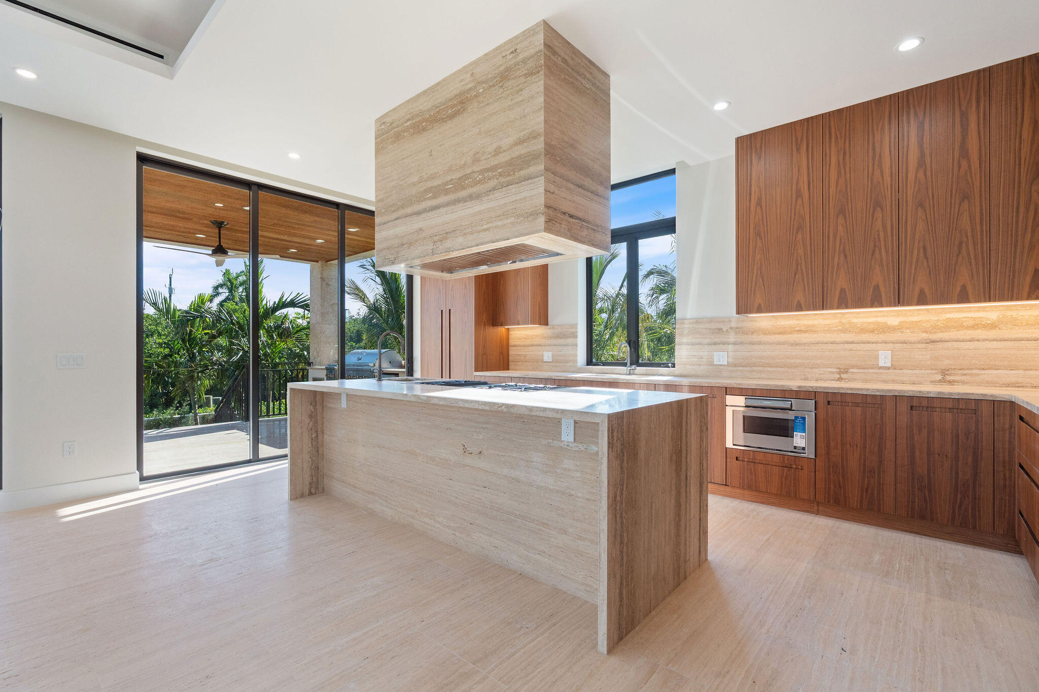 230 15Th Cir Key Colony, FL 33051