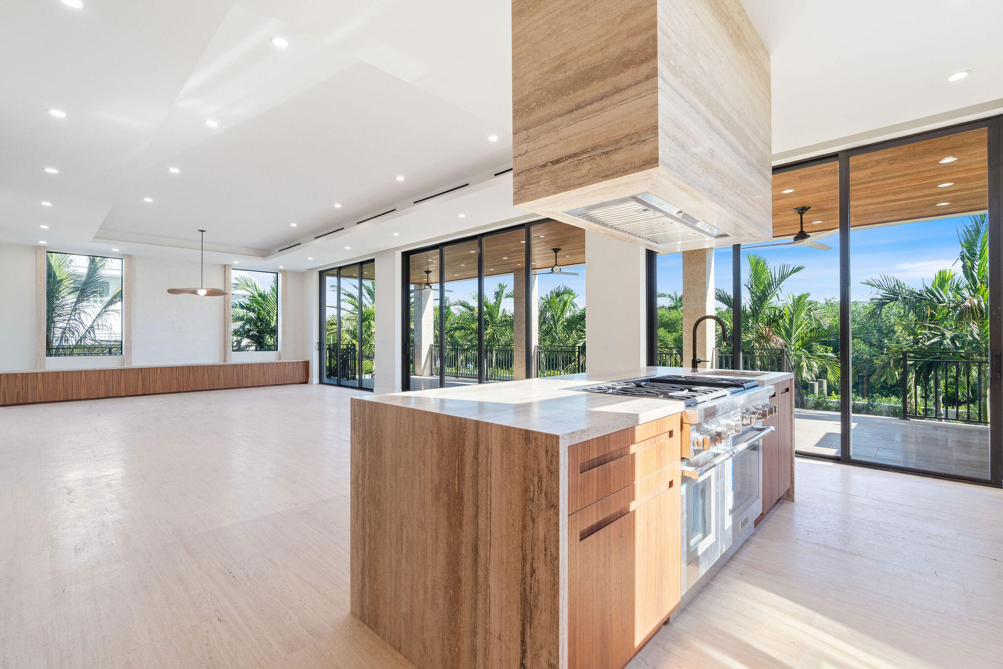 230 15Th Cir Key Colony, FL 33051