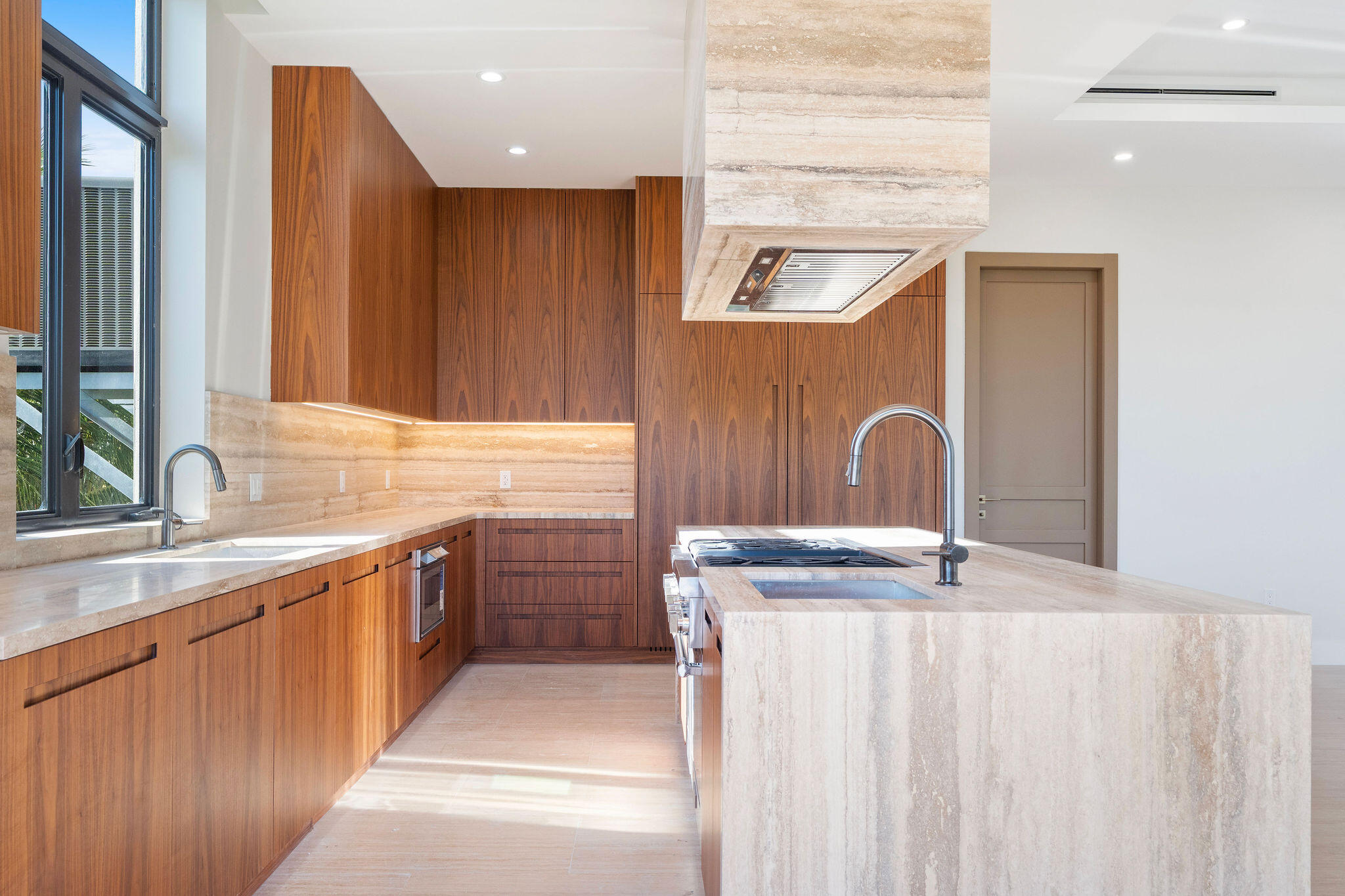 230 15Th Cir Key Colony, FL 33051