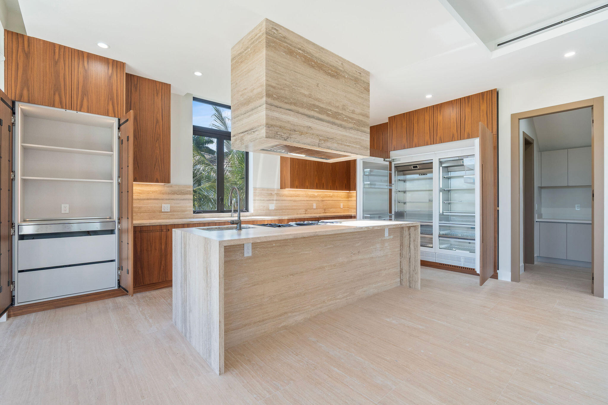 230 15Th Cir Key Colony, FL 33051