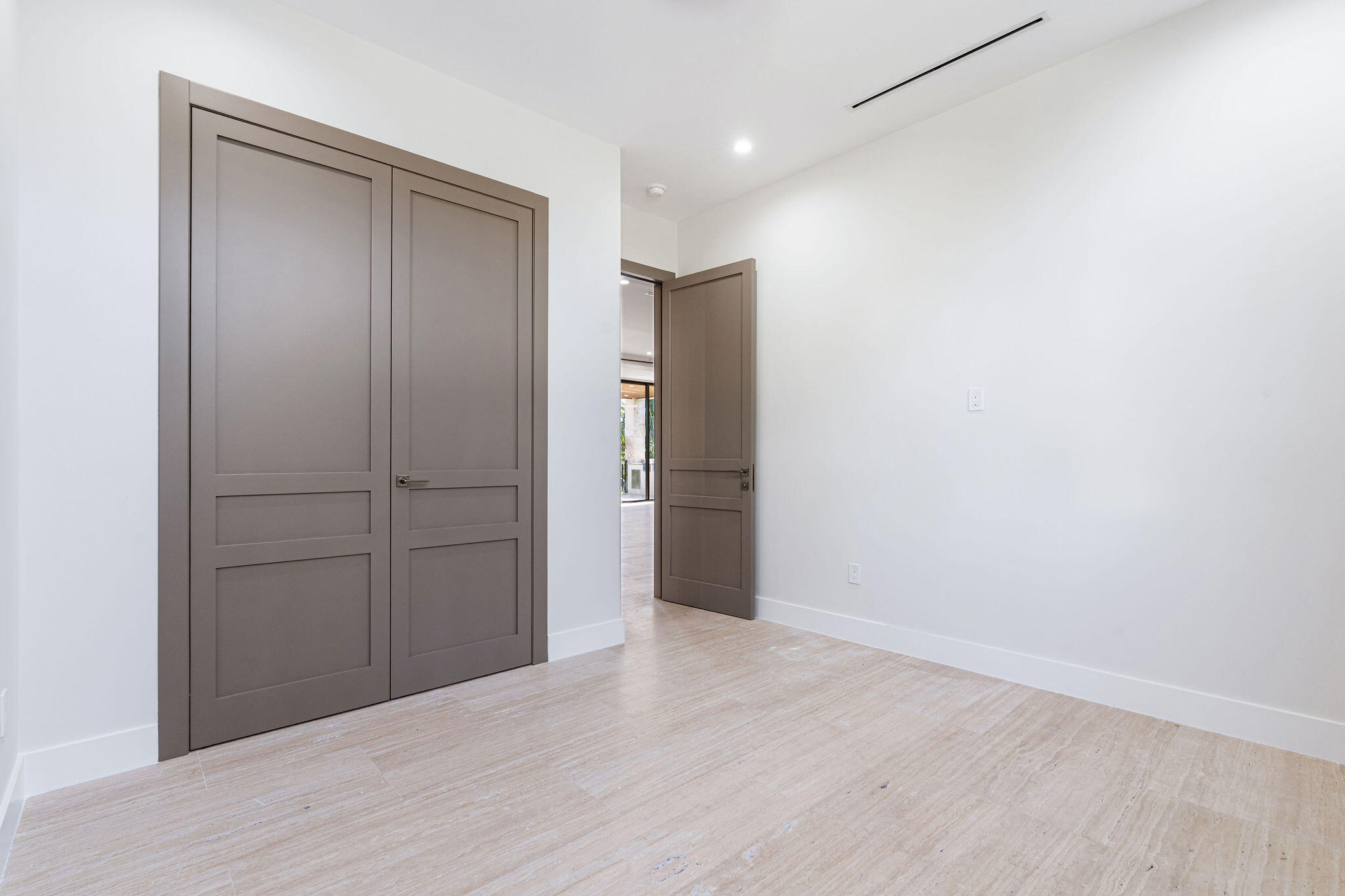 230 15Th Cir Key Colony, FL 33051