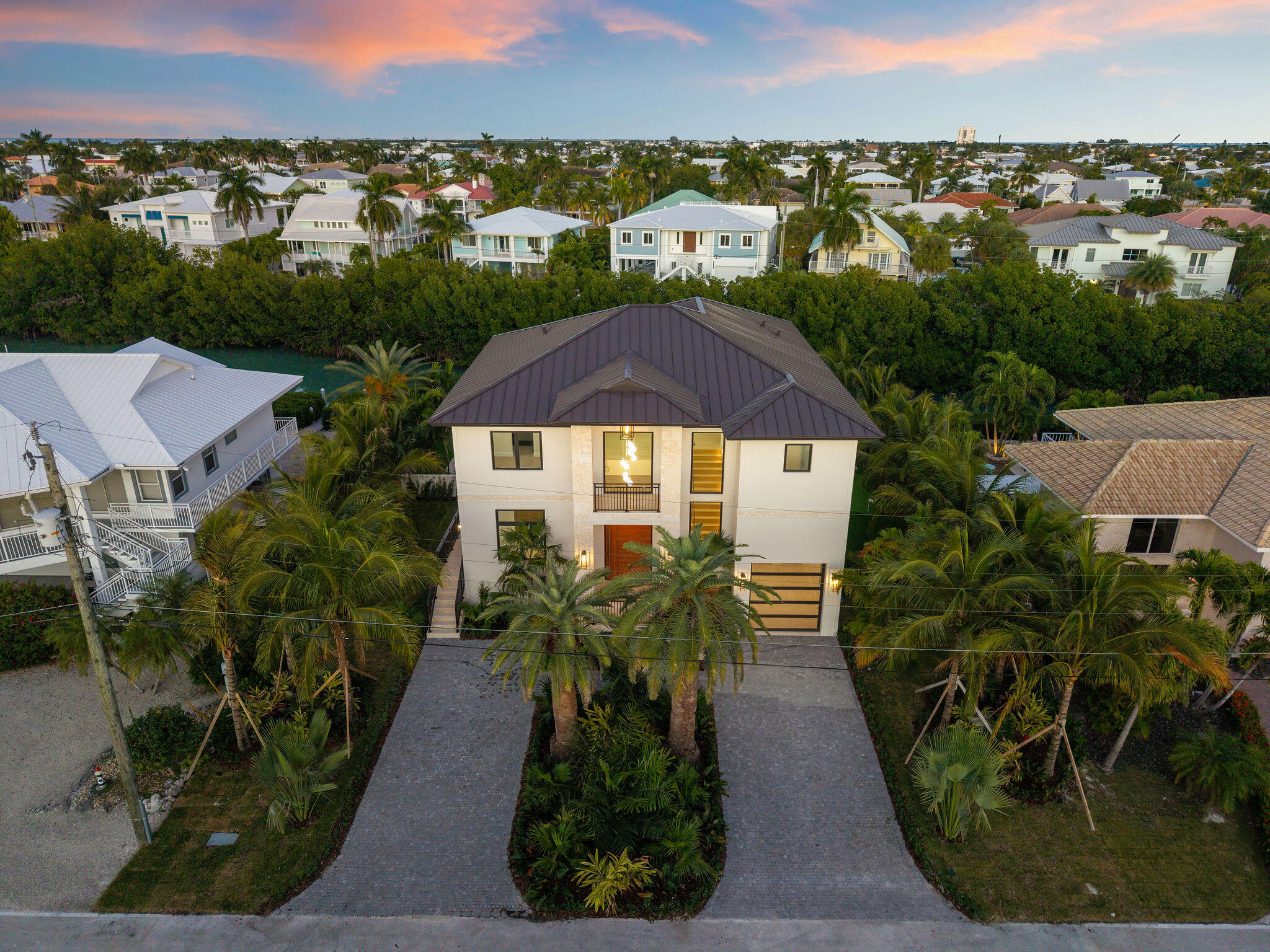 230 15Th Cir Key Colony, FL 33051