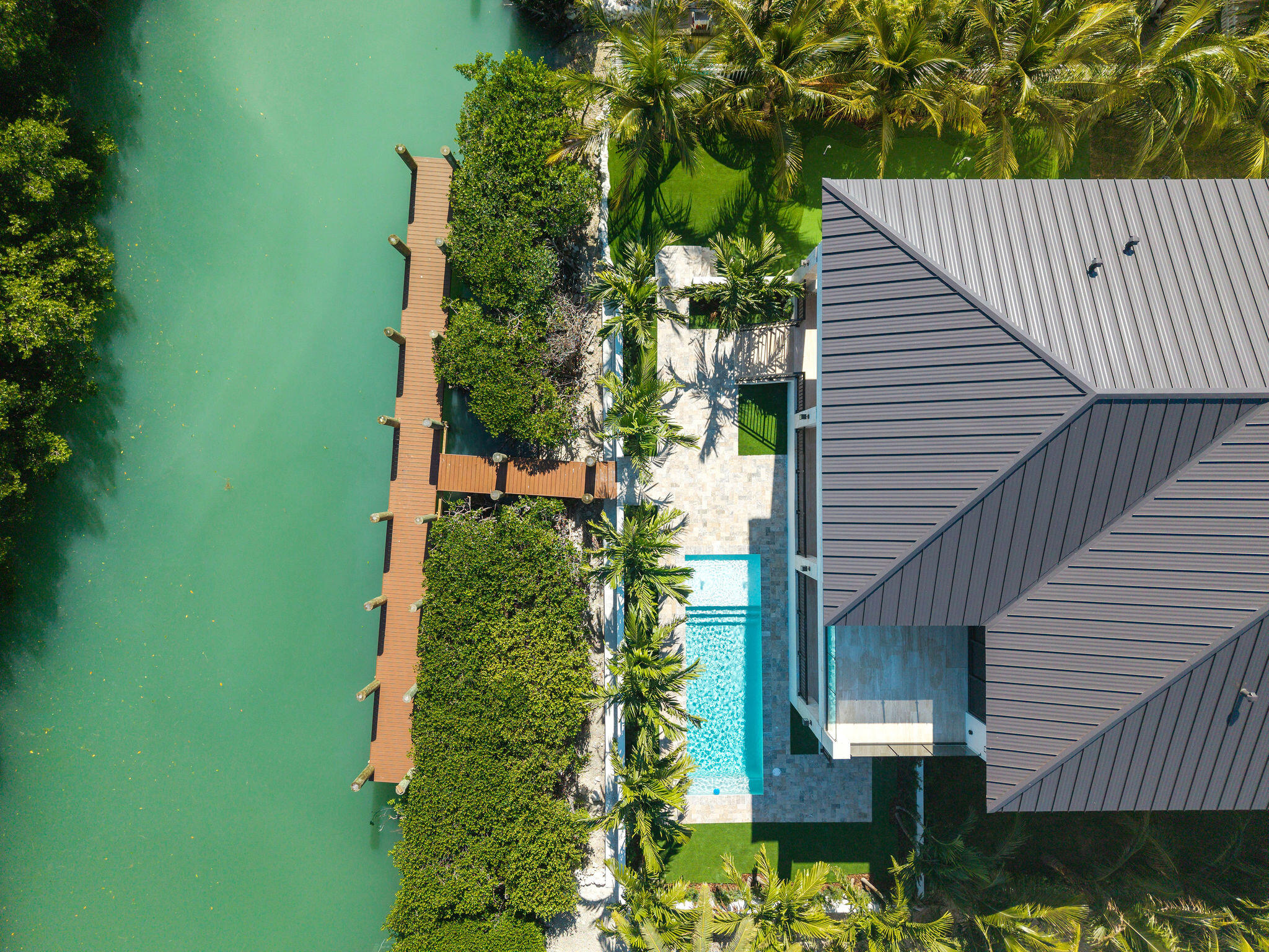 230 15Th Cir Key Colony, FL 33051