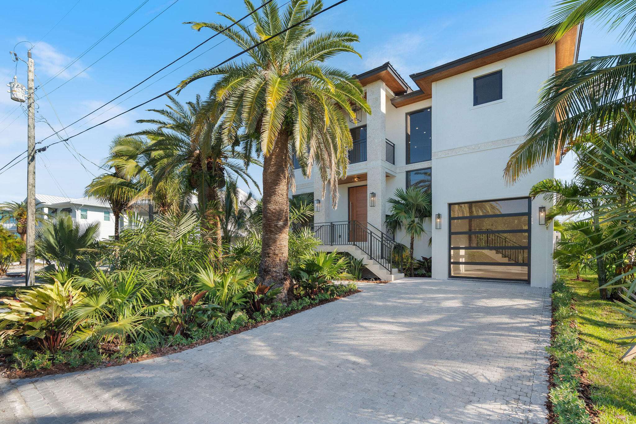 230 15Th Cir Key Colony, FL 33051