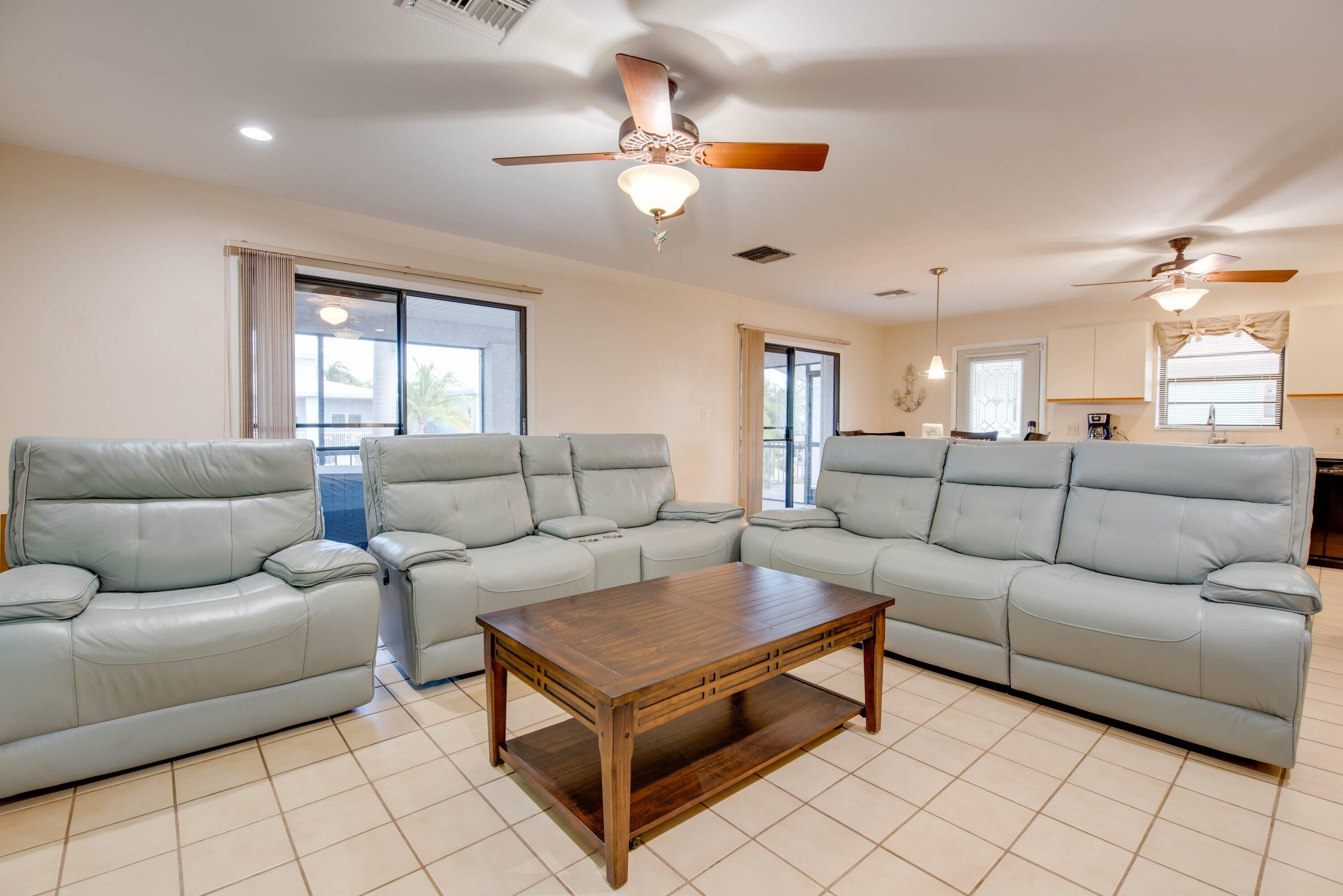 857E Caribbean Dr Summerland Key, FL 33042