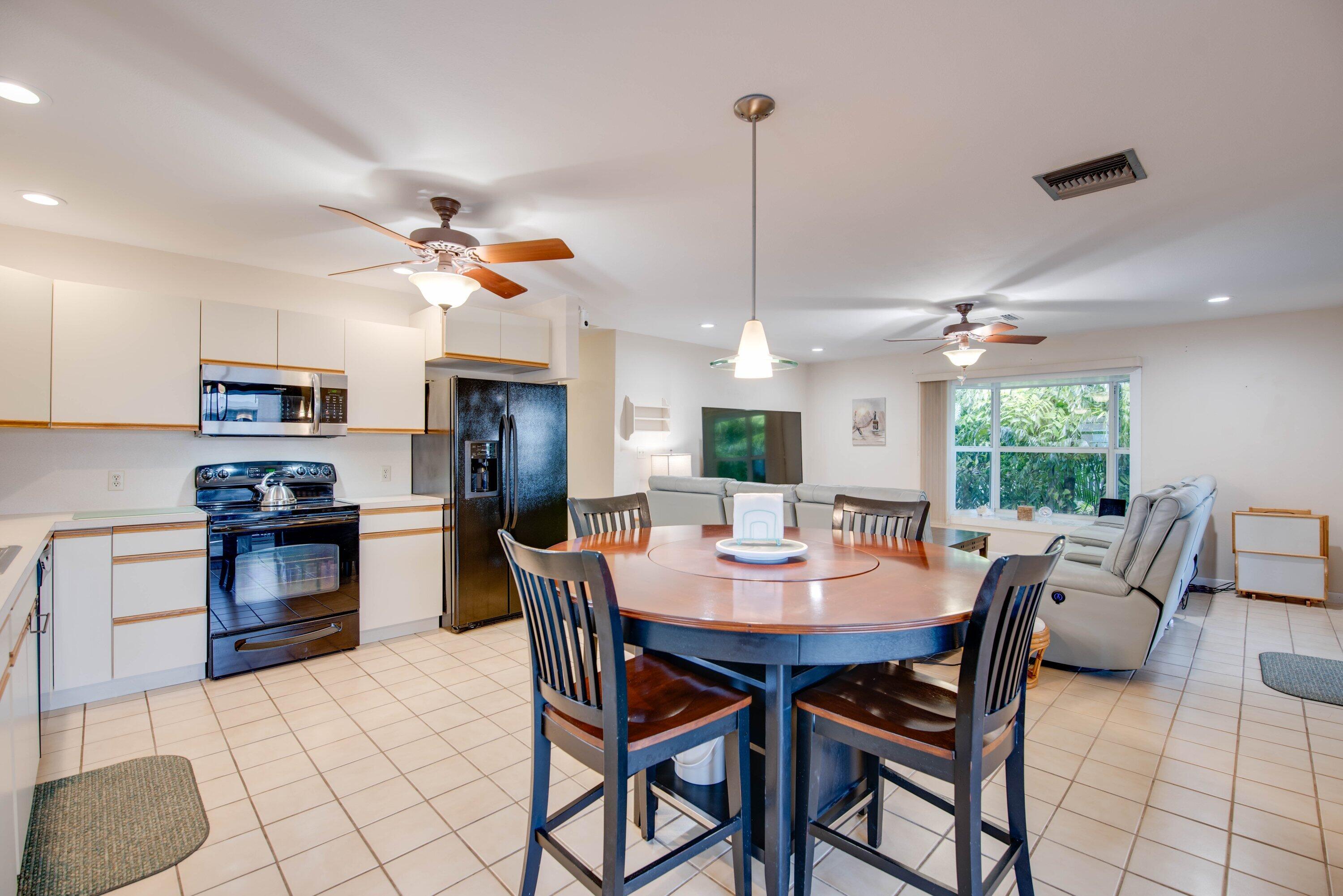 857E Caribbean Dr Summerland Key, FL 33042