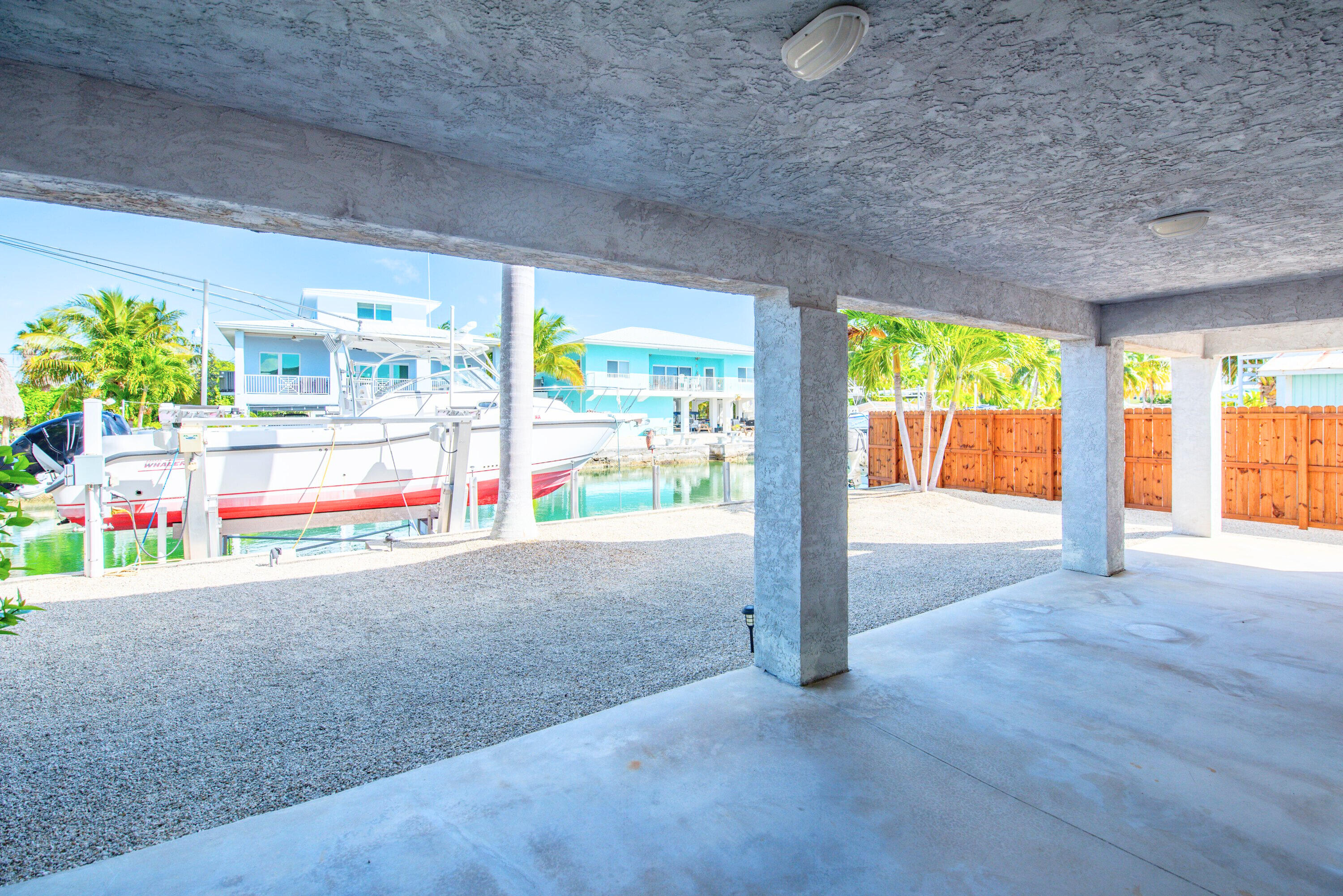 857E Caribbean Dr Summerland Key, FL 33042