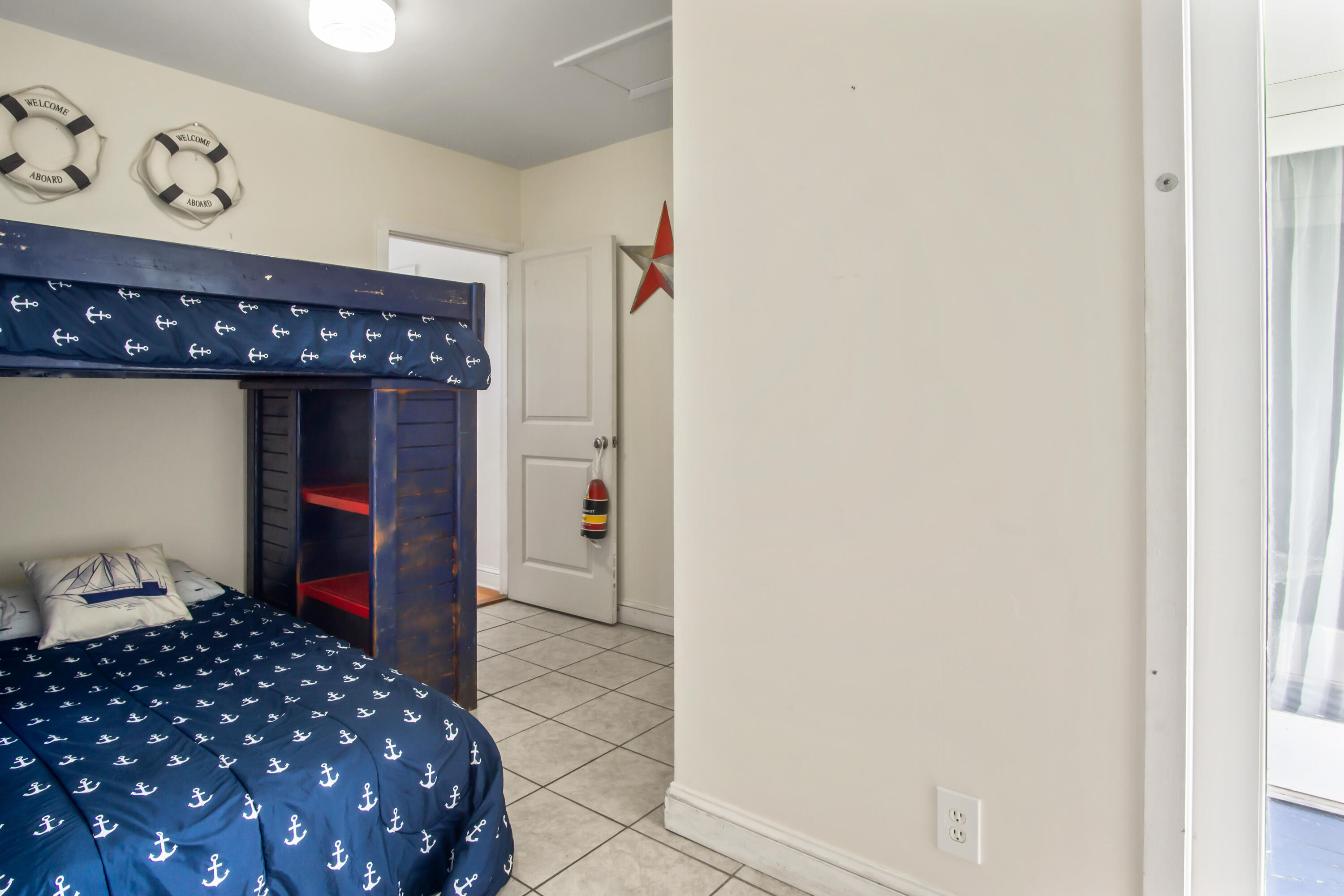 125 Colson Dr Cudjoe Key, FL 33042