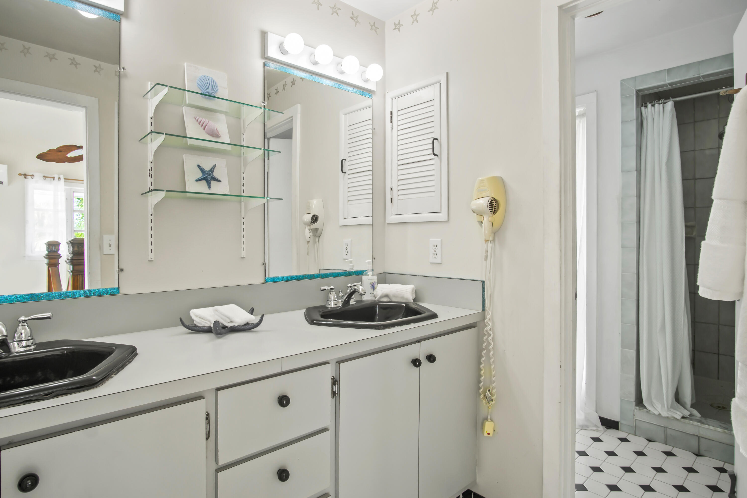 125 Colson Dr Cudjoe Key, FL 33042