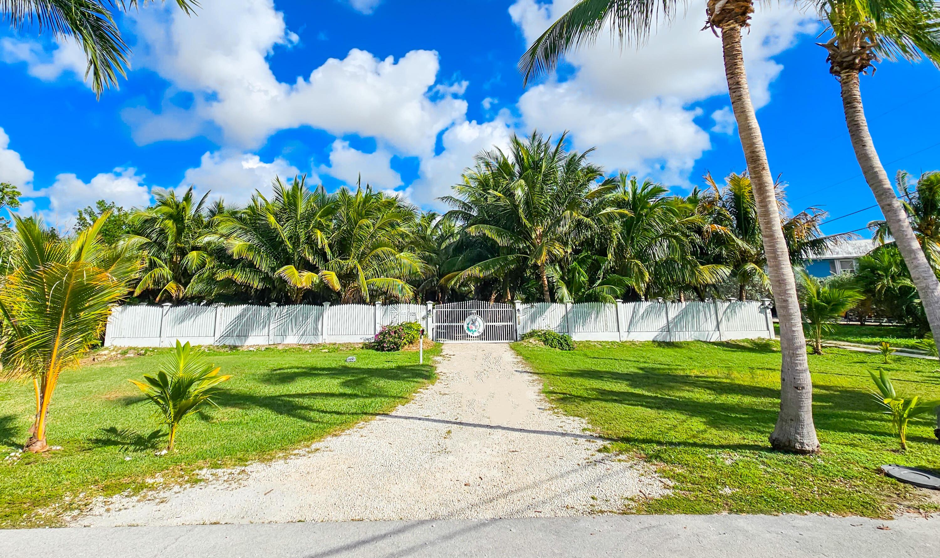 125 Colson Dr Cudjoe Key, FL 33042