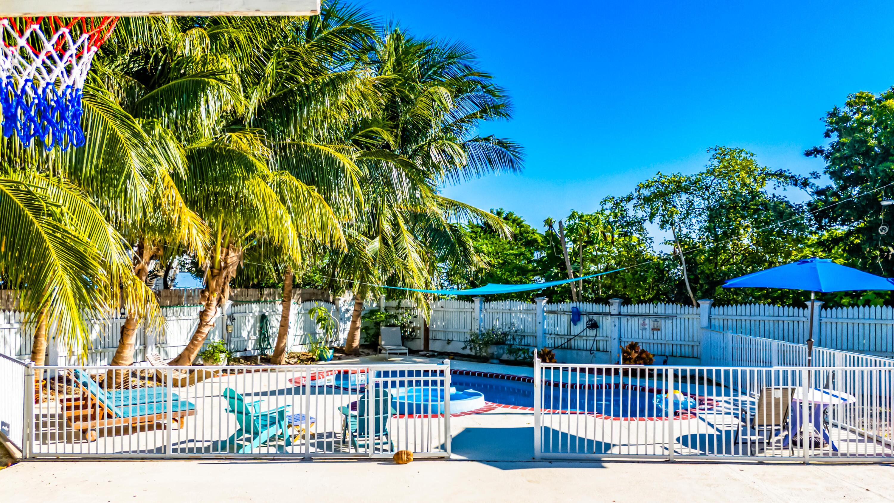 125 Colson Dr Cudjoe Key, FL 33042