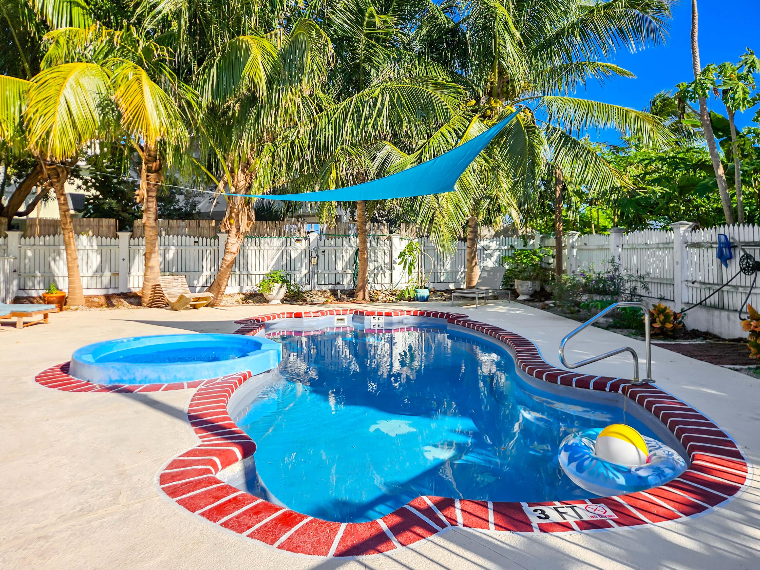 125 Colson Dr Cudjoe Key, FL 33042