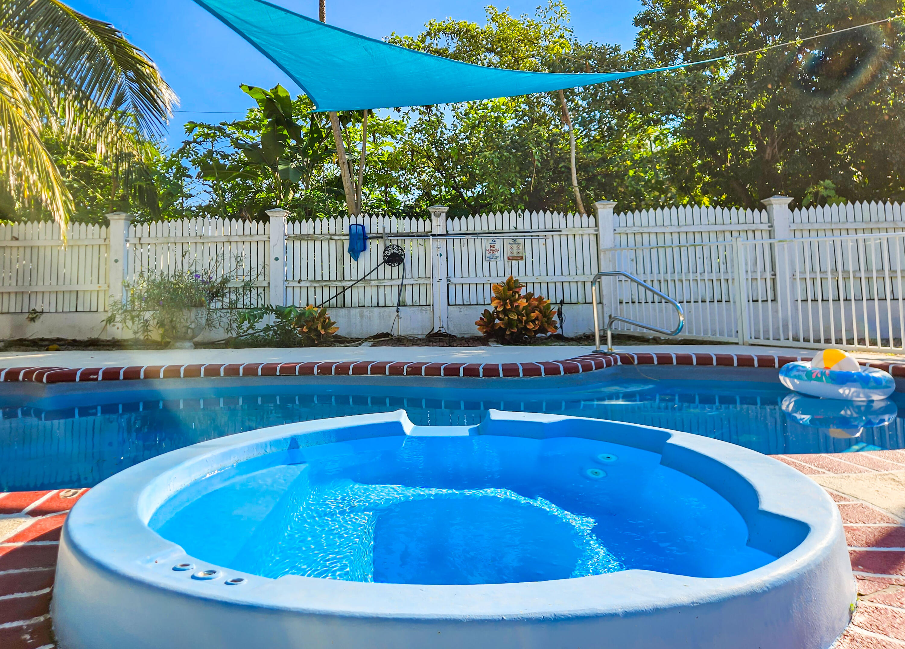 125 Colson Dr Cudjoe Key, FL 33042